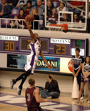 Daviin Davis. Copyright © Weberhoops.com.