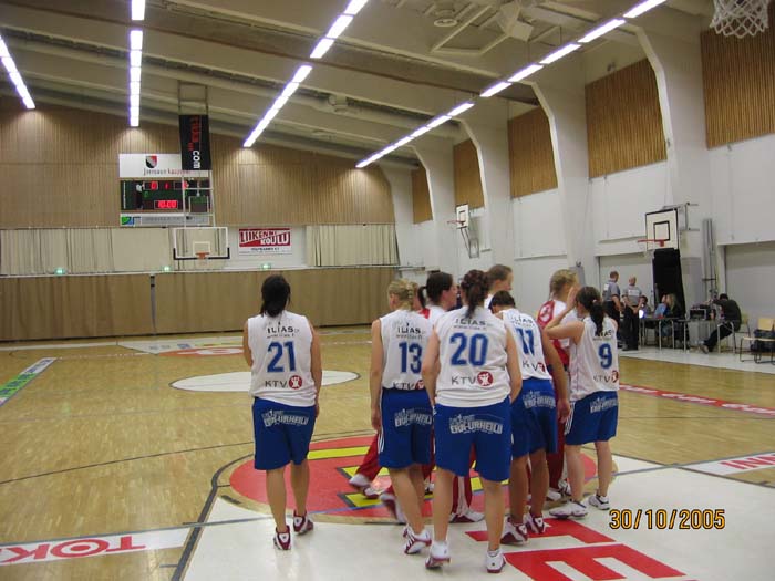 1-div naiset 004