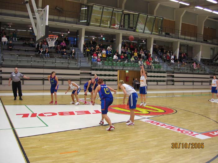 1-div naiset 006